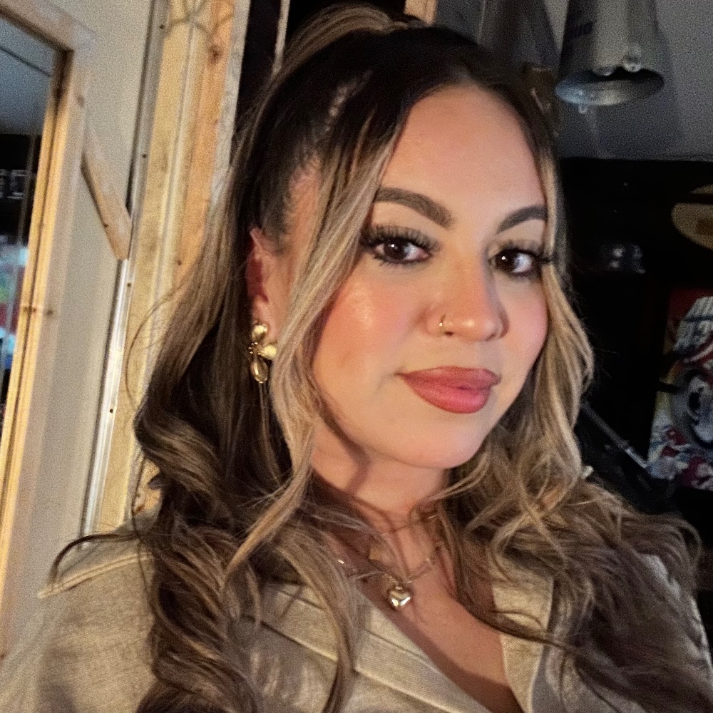 Meet your Posher, Valeria